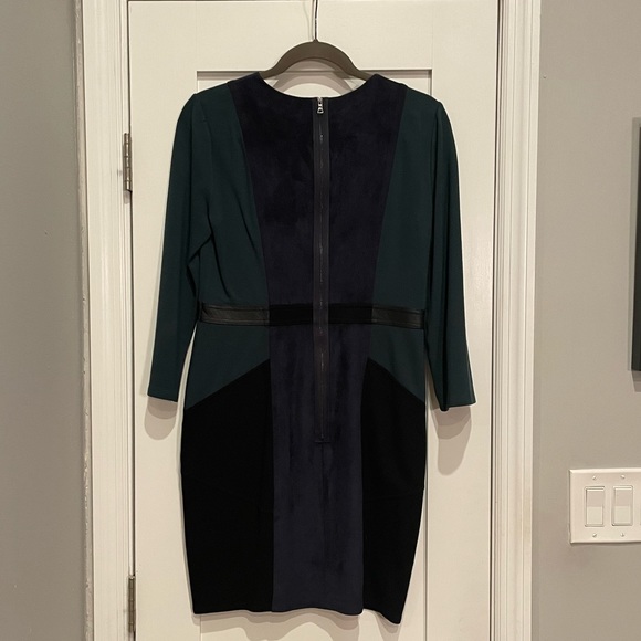 BCBG Beatriz long sleeved dress Size M, Excellent condition - Picture 5 of 5